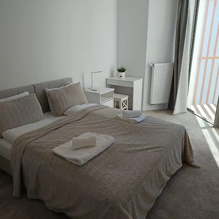Apartment Pinea 2 Bedroom With Sea View